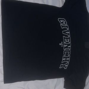 Givenchy- Medium Shitt